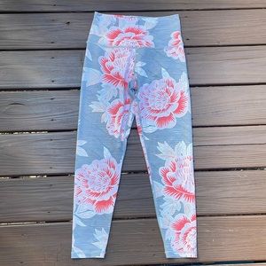 Aerie gray with pink flowers active wear leggings, size medium